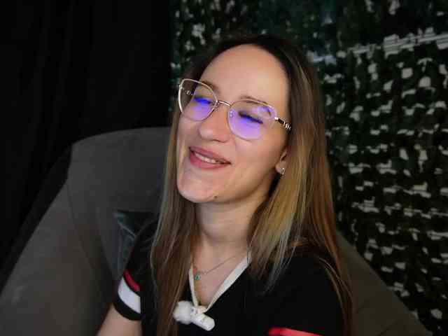 NicoleIris webcam