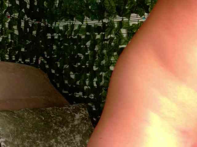 NicoleIris webcam