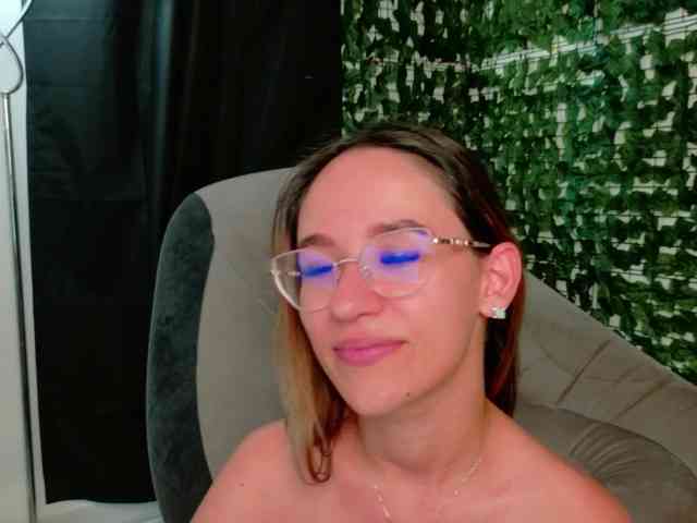 NicoleIris Sex Cam Show