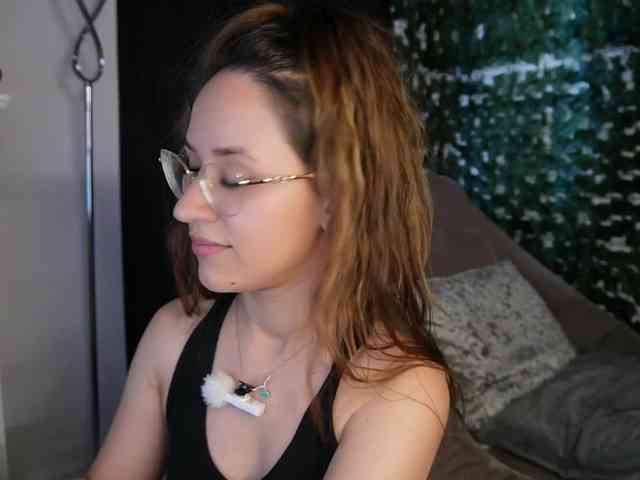 NicoleIris webcam