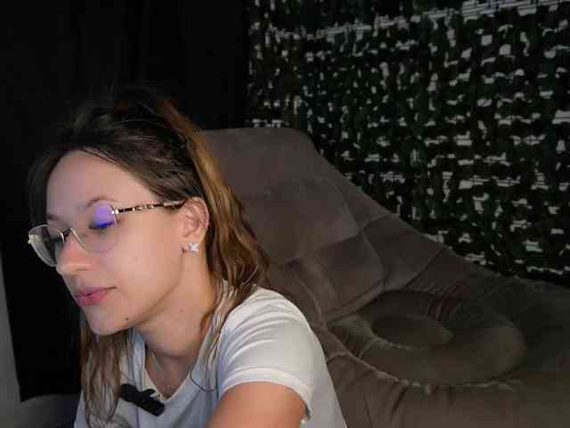 NicoleIris webcam
