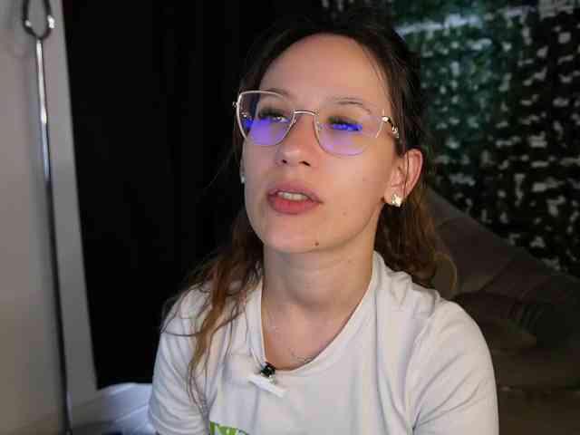 NicoleIris webcam