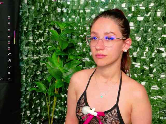 NicoleIris Live Webcam on BongaCams