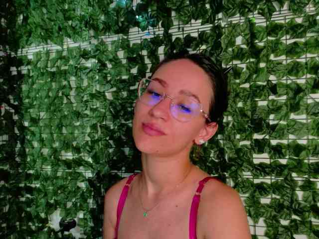 NicoleIris webcam