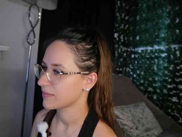 NicoleIris webcam