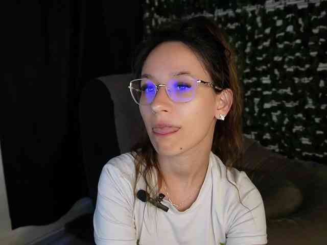 NicoleIris webcam