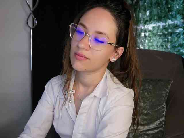 NicoleIris webcam