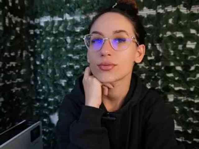 NicoleIris webcam