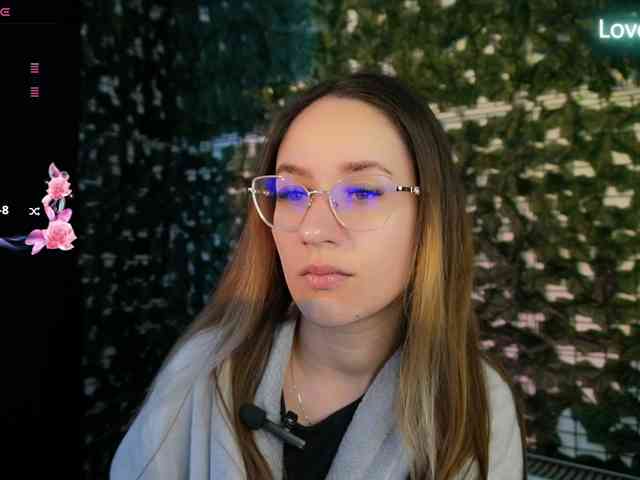 NicoleIris webcam