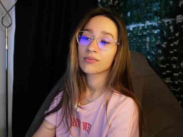 NicoleIris webcam