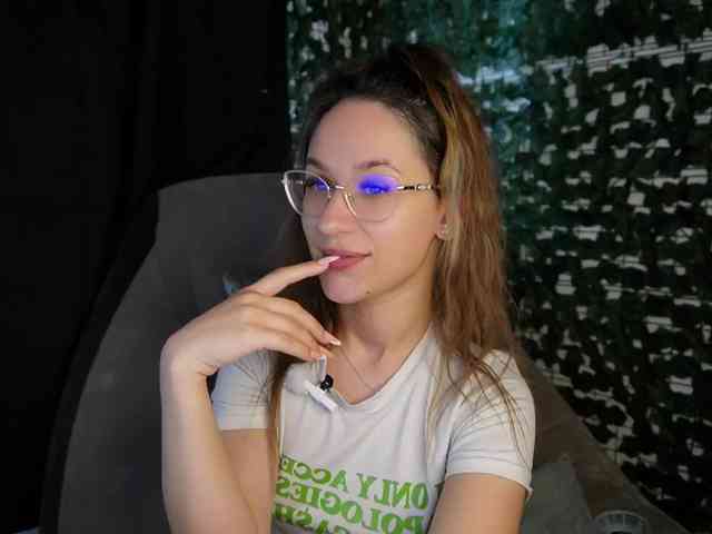 NicoleIris webcam
