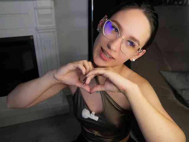 NicoleIris webcam