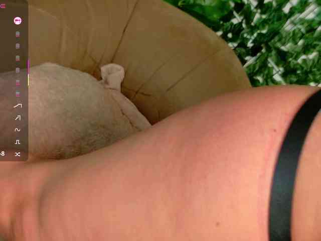 NicoleIris webcam