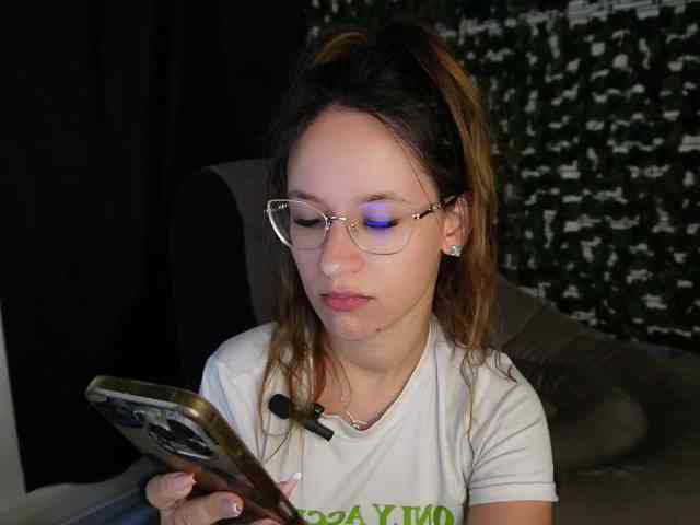 NicoleIris webcam
