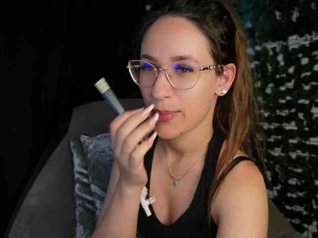 NicoleIris webcam