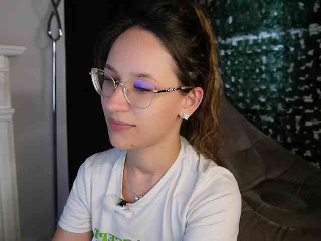 NicoleIris webcam
