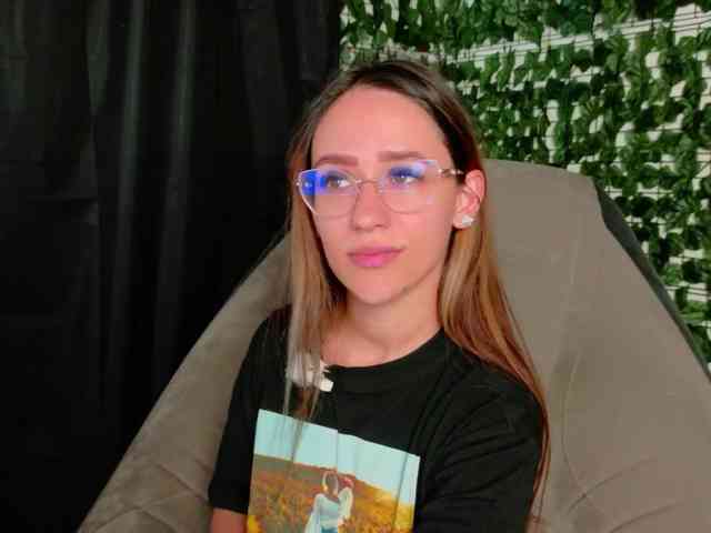 NicoleIris webcam