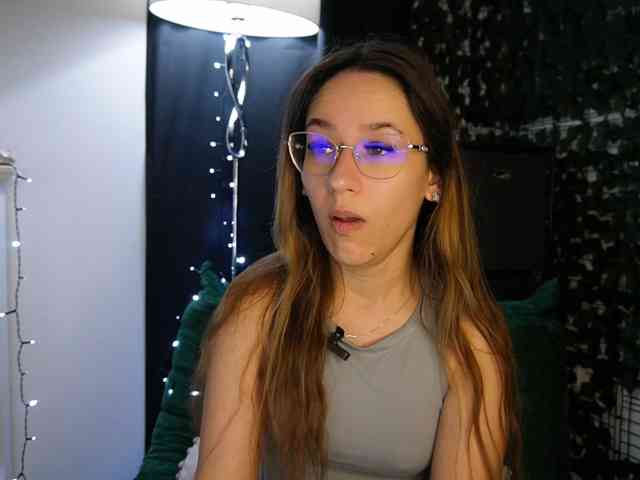 NicoleIris webcam