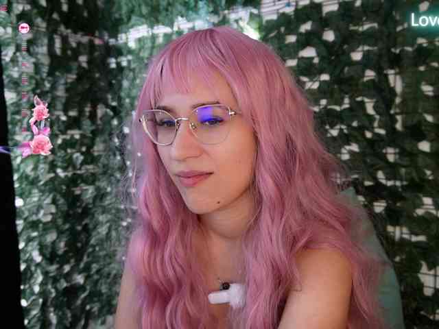 NicoleIris webcam