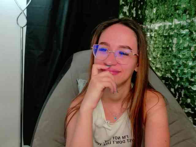 NicoleIris webcam