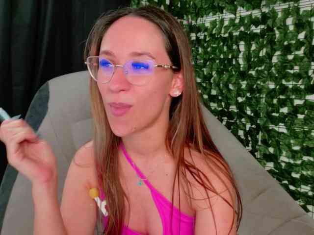 NicoleIris webcam