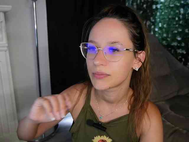 NicoleIris webcam