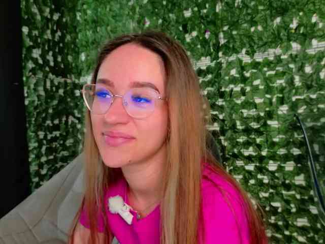 NicoleIris webcam