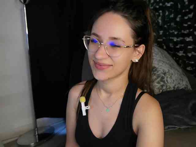 NicoleIris webcam