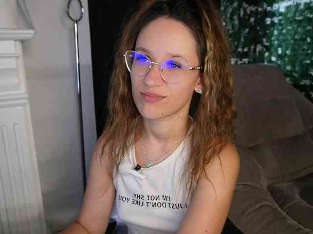 NicoleIris webcam