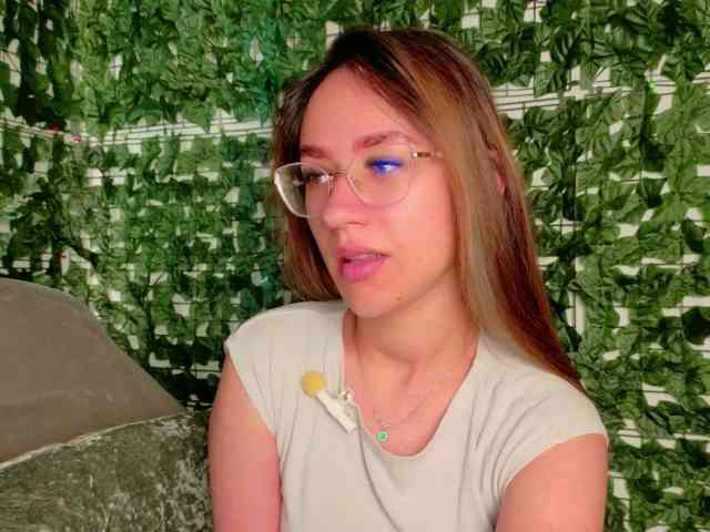 NicoleIris webcam