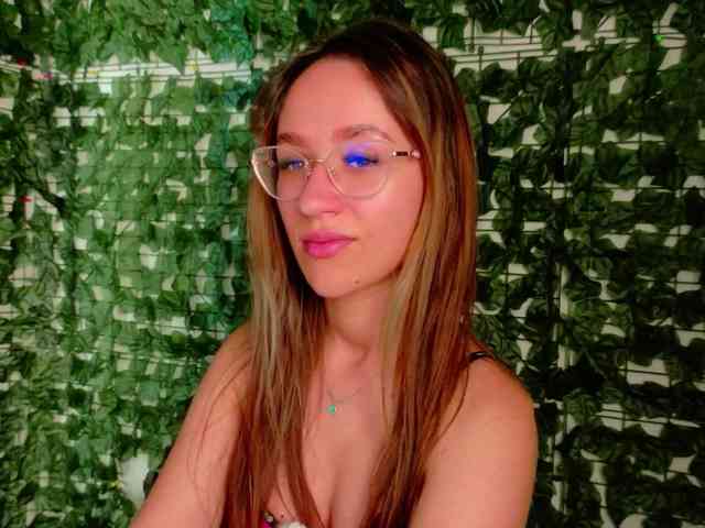 NicoleIris webcam
