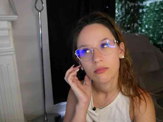 NicoleIris webcam