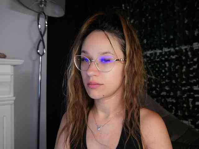 NicoleIris webcam