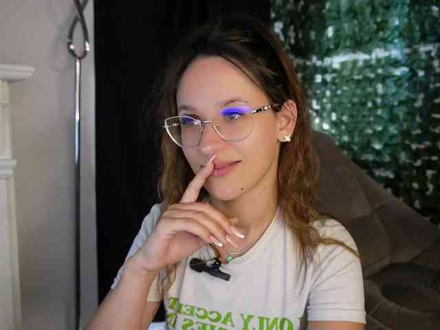 NicoleIris webcam