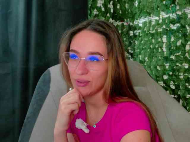 NicoleIris webcam