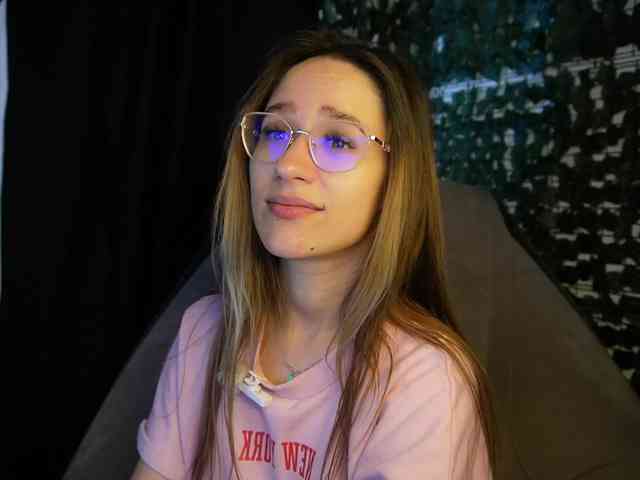 NicoleIris webcam