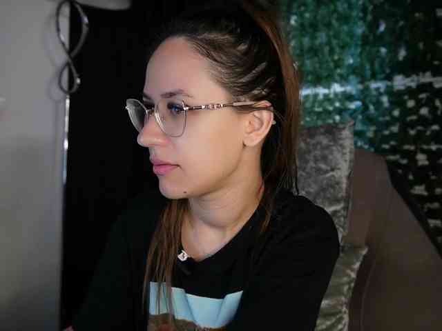 NicoleIris webcam