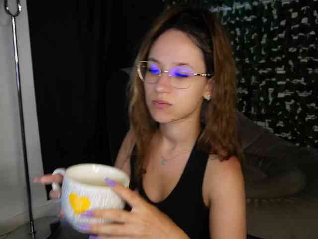 NicoleIris webcam
