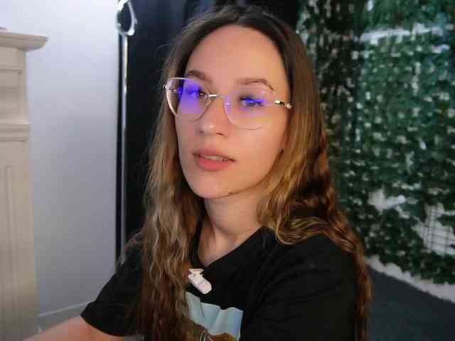 NicoleIris webcam