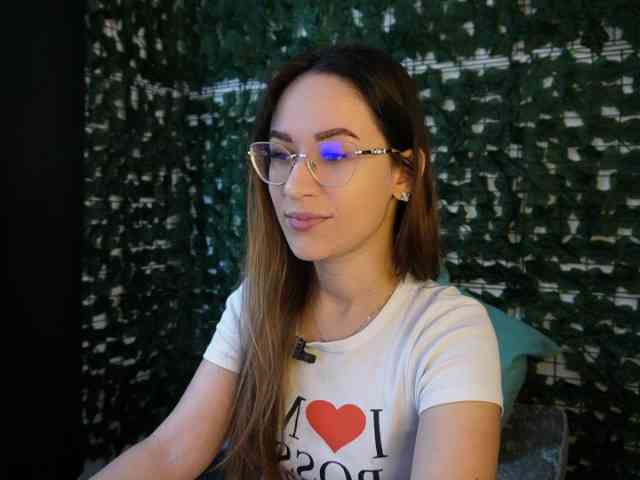 NicoleIris webcam