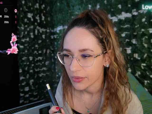NicoleIris webcam
