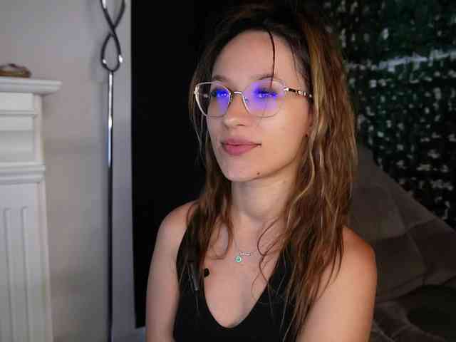 NicoleIris webcam