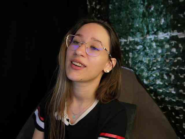 NicoleIris webcam
