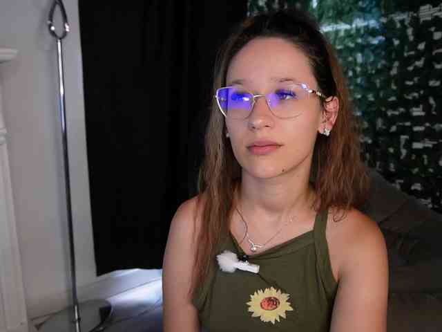 NicoleIris webcam