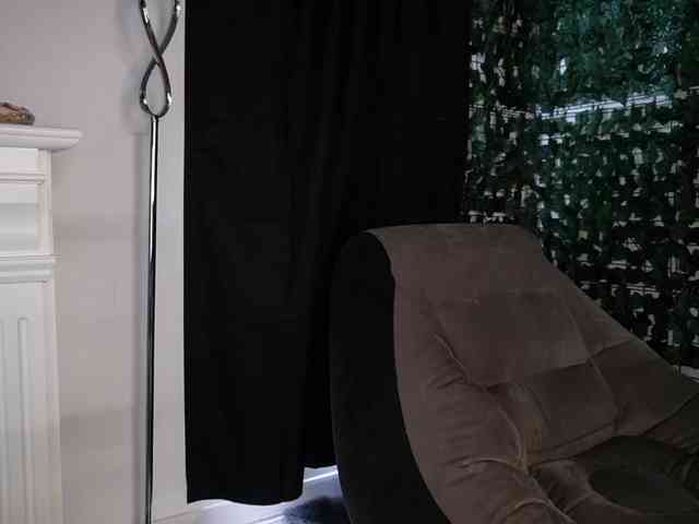 NicoleIris webcam