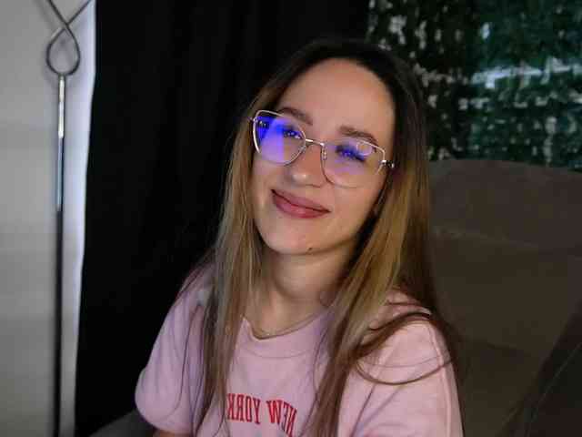 NicoleIris webcam