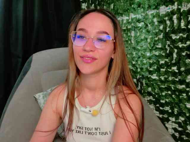 NicoleIris webcam