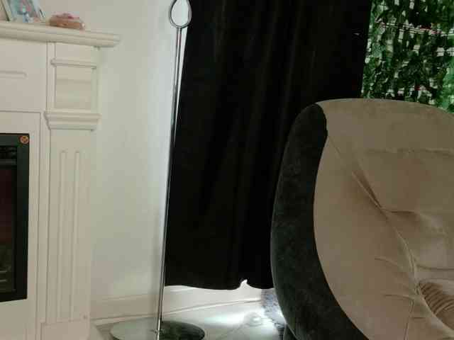NicoleIris webcam