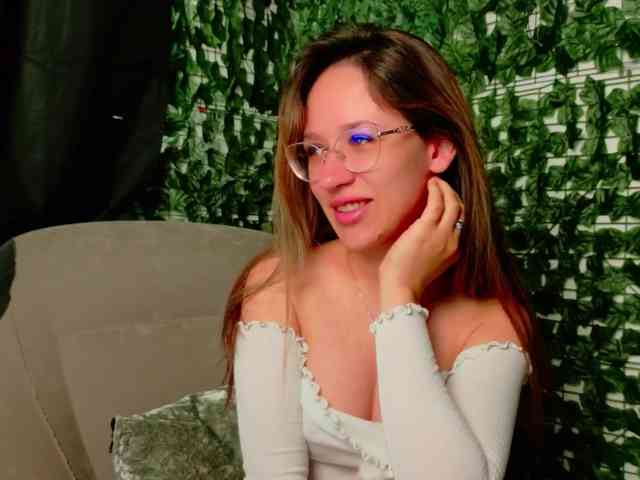 NicoleIris webcam