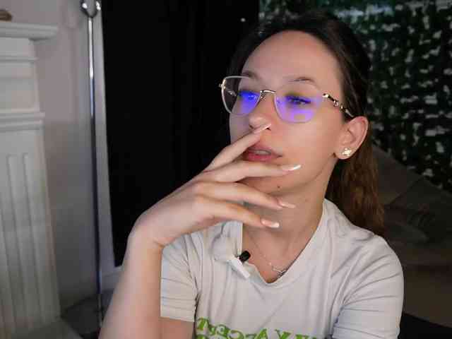 NicoleIris webcam